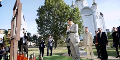 Yoshimasha Hayashi la locul comemorarii victimelor din Bucea FOTO Kyodo jpeg