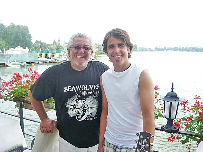 E tare mândru de băiatul lui, Alexander