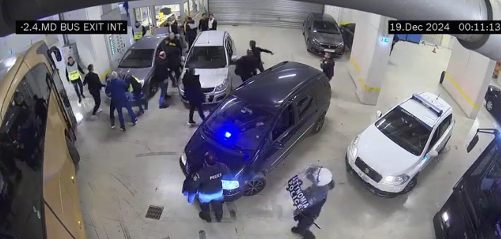 Decizia grecilor după ce Răzvan Lucescu a sărit să bată un suporter al lui AEK. Scene șocante publicate de atenieni