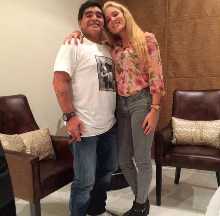 Maradona si Rocio Oliva