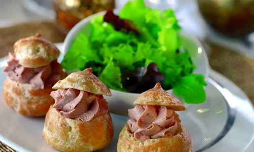 aperitiv cu pateu de ficat jpeg