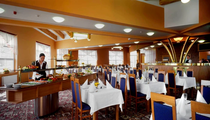 Foto arhivă: Restaurant