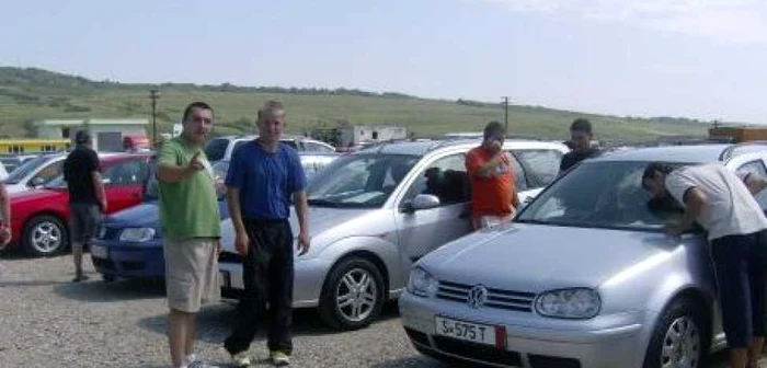 Aproape 8.000 de autorizaţii provizorii de circulaţie au fost emise în judeţ în 2011