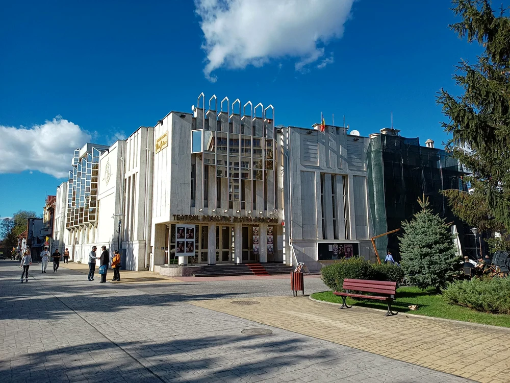 Corpul de Control al Prefectului a constatat numeroase abateri la teatrul din Târgu JiuFoto:Alin Ion