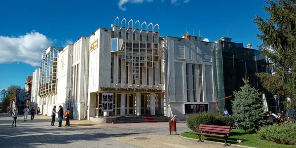 teatrul elvira godeanu jpeg
