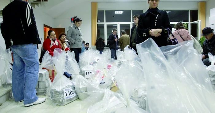 Buletinele de vot au fost renumărate timp de o zi