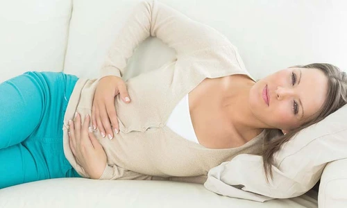 femeie durere burta jpeg