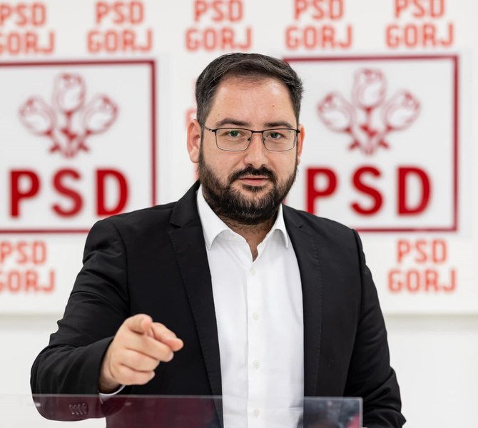 Primarul din Gorj care se credea Batman și Superman, vizat de mai multe percheziții într-un dosar penal