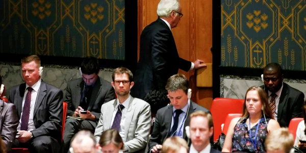 ciurkin paraseste sala in timpul discursului lui porosenko la onu 2015 foto afp