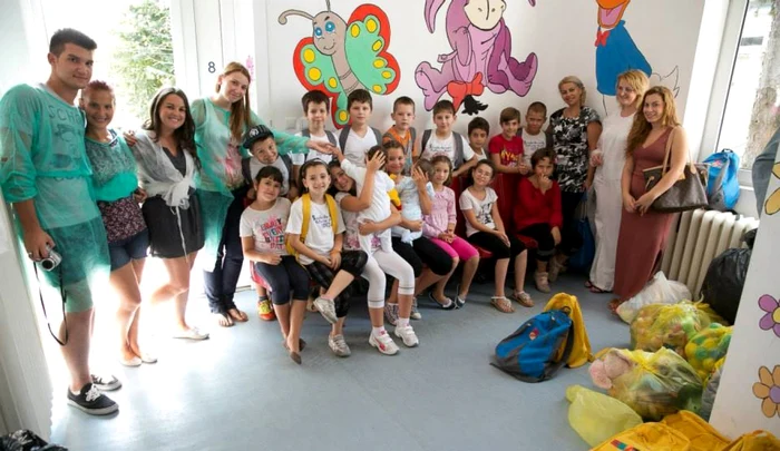 Echipa care a vizitat copiii de la spital