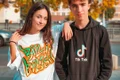 Fraţii Andra (22 de ani) şi Răzvan Gogan (19 ani) sunt şi vocile serialelor Disney  jpeg
