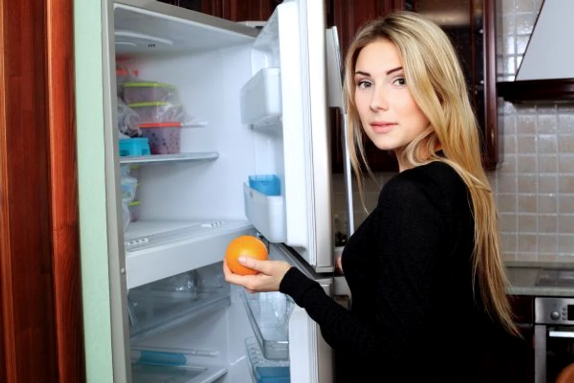 
    Una dintre cele mai frecvente greșeli când vine vorba despre depozitatul alimentelor în frigider este păstrarea bananelor la rece.www.clicksanatate.ro  