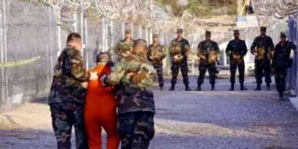 Tehnici de tortură CIA: fumatul pasiv