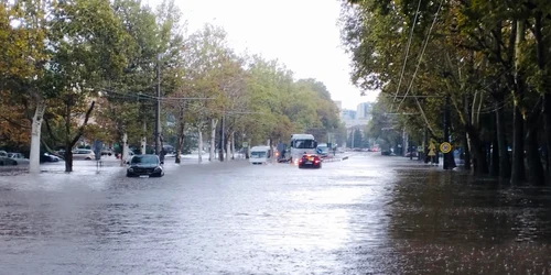 inundatii chisinau foto Facebook Regia Transport Electric Chișinău jpg