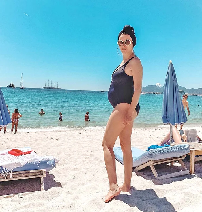 
    Carmen  Simionescu  şi Bogdan  Căplescu îşi  vor boteza  fetiţa Sofia  