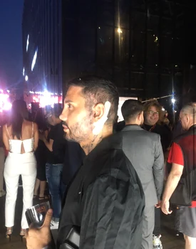 Adrian Pescariu, cu bandaje la urechi la petrecerea Viva foto: Alina Erimia 