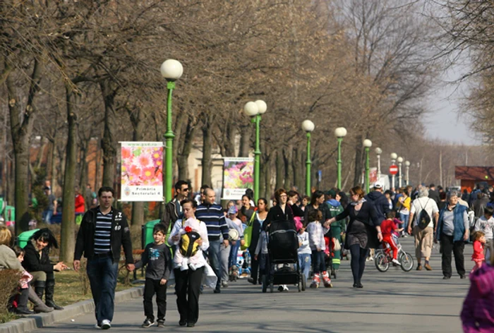 
    Prognoza meteo pentru următoarele două zile anunță precipitații și vânt în toată țarafoto: Click!  