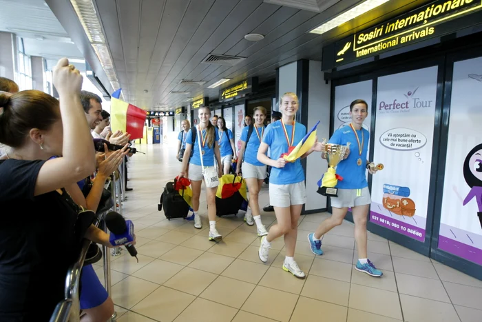 
    Fetele le-au arătat românilor pentru ce au muncit în Macedonia  