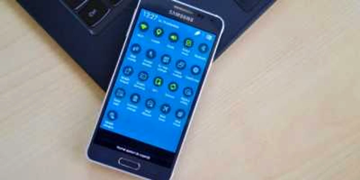 Samsung Galaxy Alpha FOTO Răzvan Băltăreţu