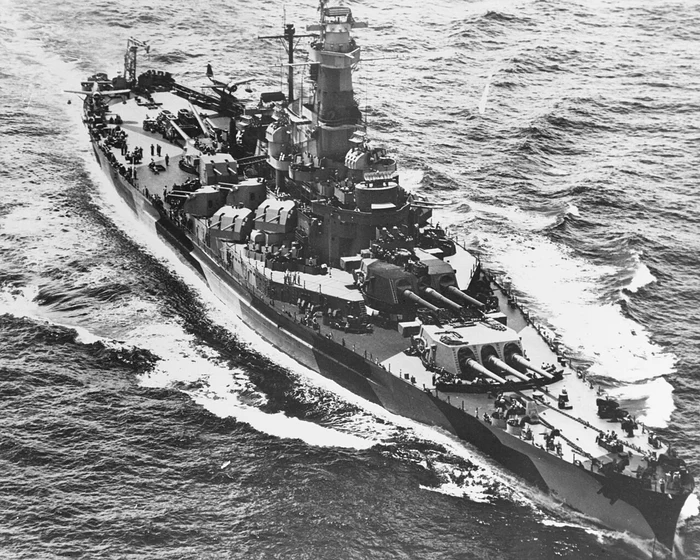 USS Indiana (foto: Naval History & Heritage Command)
