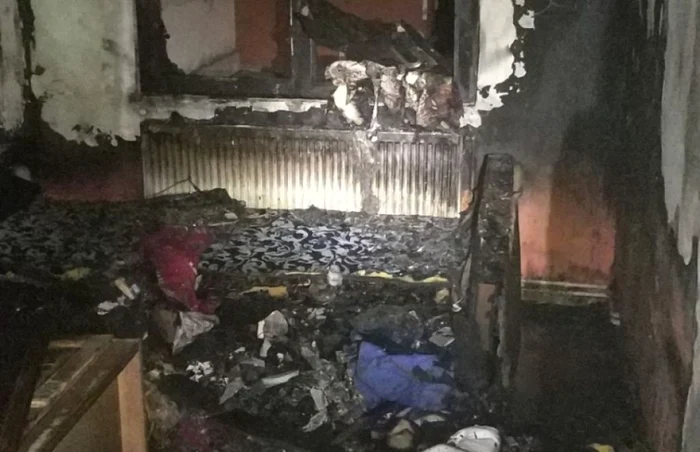 Aşa arată apartamentul cuprins de incendiu FOTO: ISU Gorj