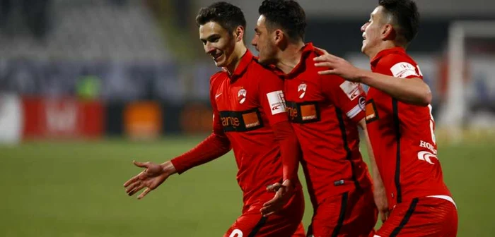 "Câinii" sunt pe val în Liga I