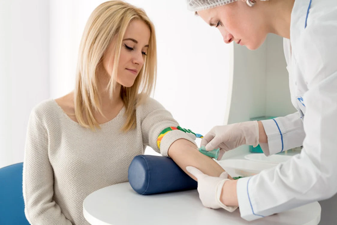 
    E destul de greu de evaluat dacă nivelul anticorpilor e mic sau mare, te protejează mult timp sau puținFoto: Shutterstock  