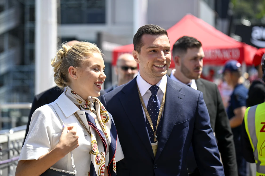 Jordan Bardella, liderul și președintele partidului politic francez Adunarea Națională, alături de Prințesa Maria Carolina de Bourbon Două Sicilii, Profimedia (2) jpg