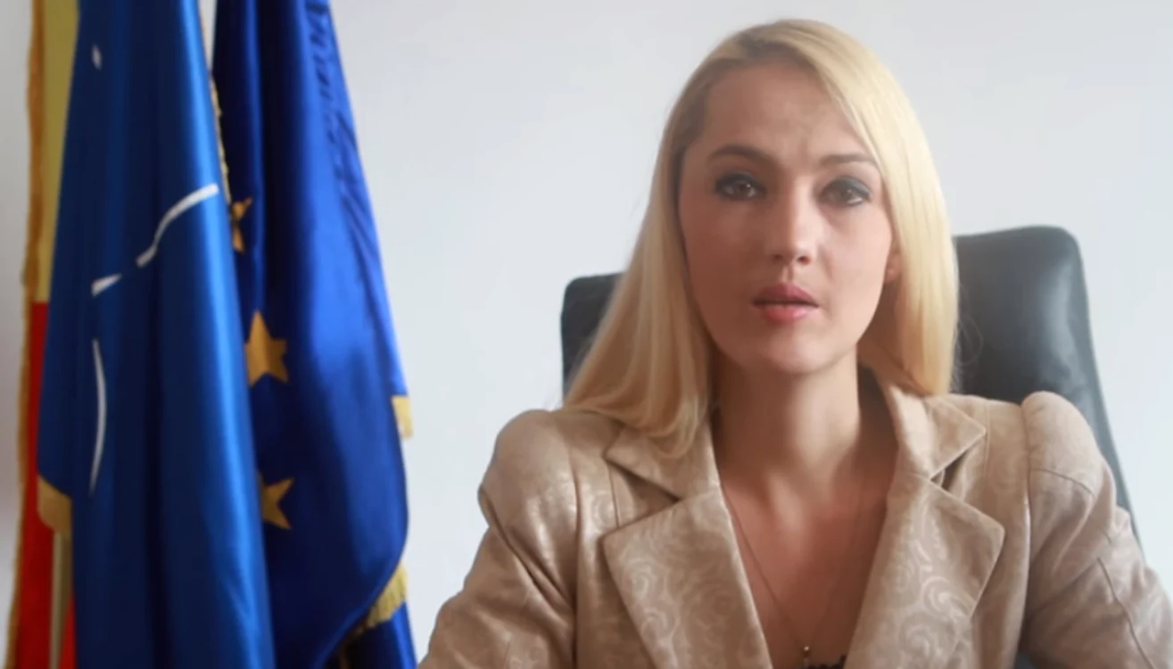 
    Ioana Liana Cazacu, fina lui Victor PontaFoto captură foto Youtube  