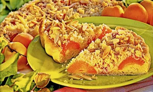tarta cu caise si aluat sfaramicios jpeg