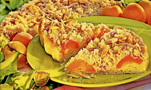 tarta cu caise si aluat sfaramicios jpeg