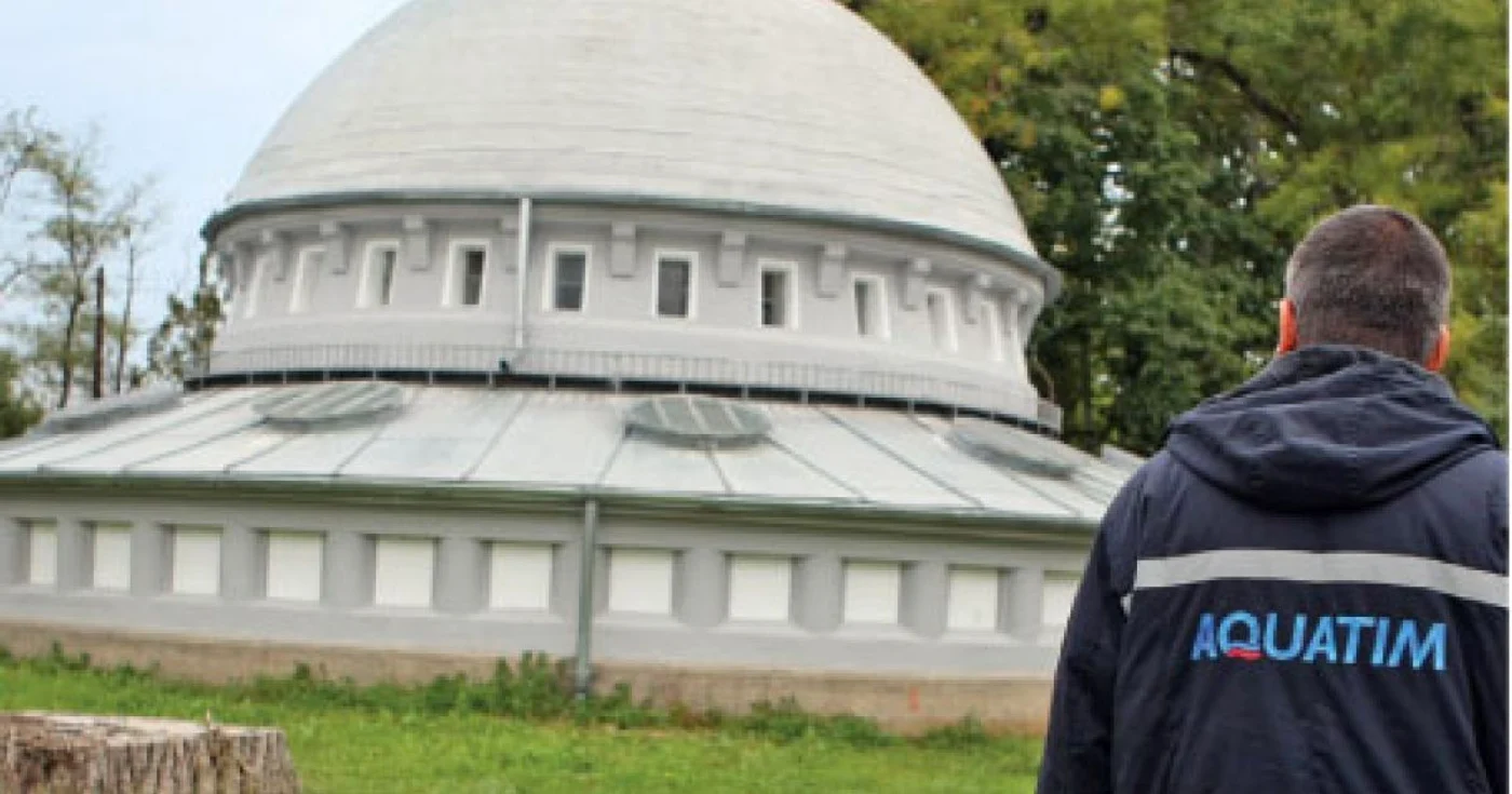 Unul dintre bazinele de apă care a fost confundat cu un OZN 