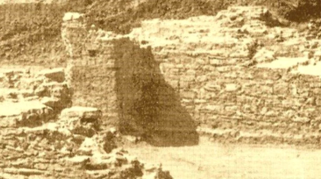 Zidurile cetății nu au dăinut în timp FOTO Guide Romania