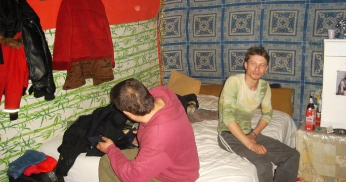"Casa" în care locuiesc cei doi