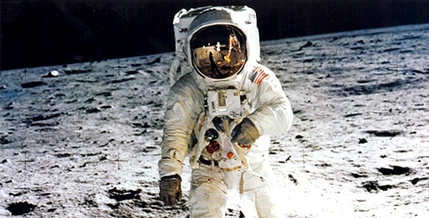 
    După misiunile astronauţilor rămân multe chestii interesanteFoto NASA  