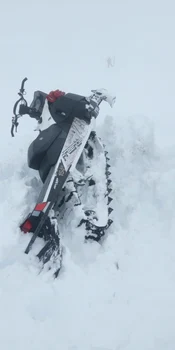 Apeluri de urgență transmise de două snowmobile. Sursă foto: Salvamont România și Salvamont Voineasa