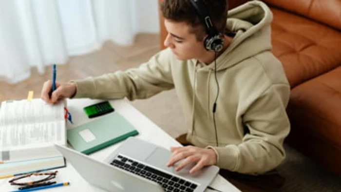 Trei lucruri făcute de părinții săi încă din copilărie, care i-au conturat parcursul spre succes.