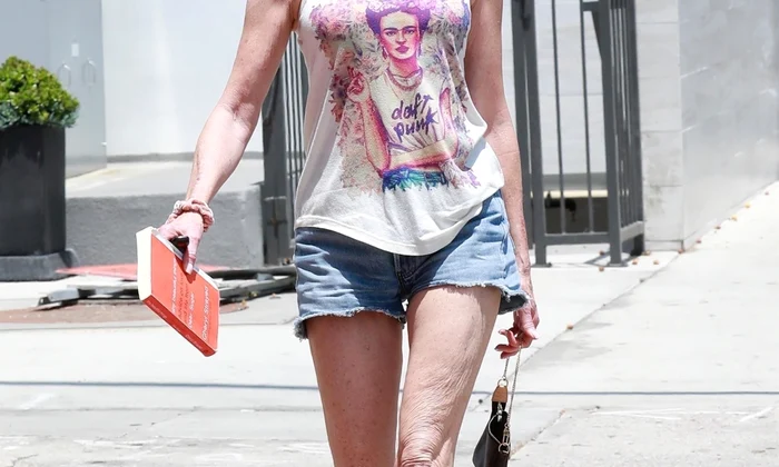 Melanie Griffith stops by a Skin Care Salon in Los Angeles jpeg