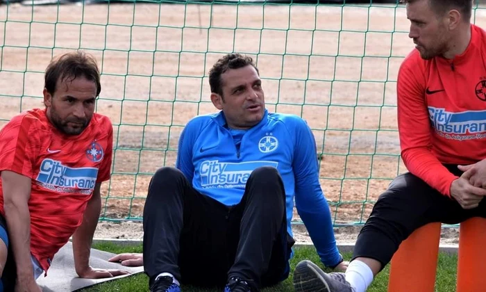 Pintilii şi Teixeira, doi dintre fotbaliştii de la FCSB aflaţi pe o pantă descendentă