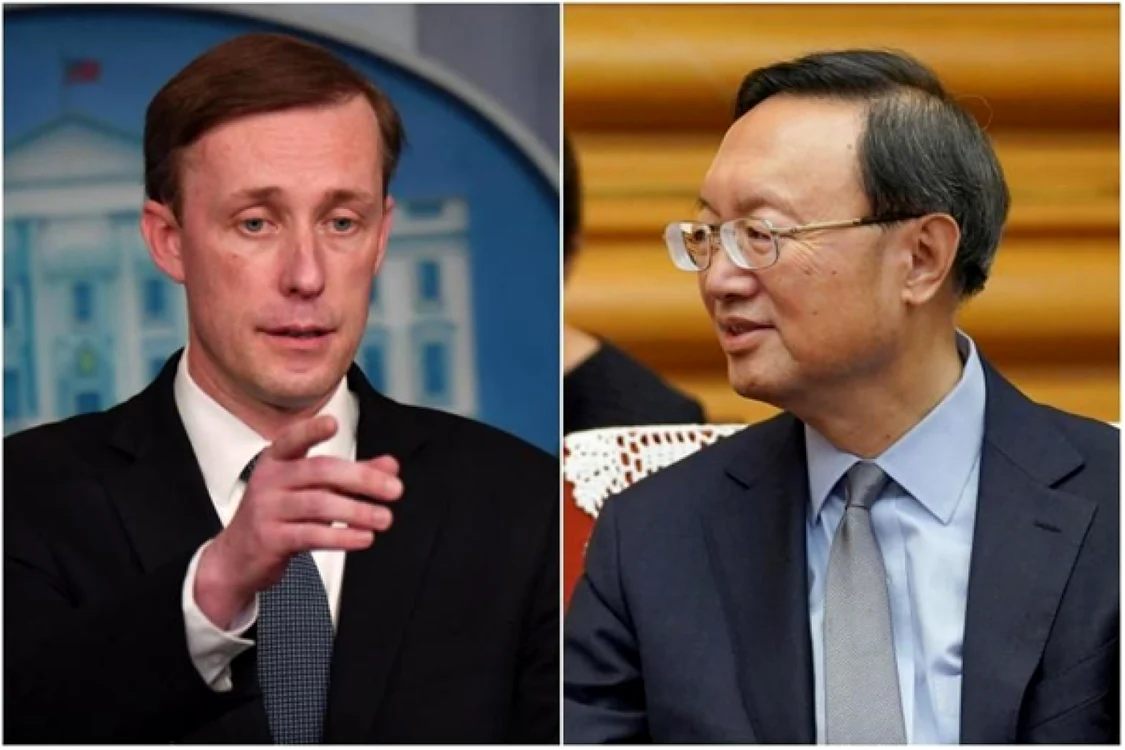 Foto: Jake Sullivan, consilierul pentru securitate naţională al Preşedintelui SUA (stânga) şi Yang Jiechi, membrul Biroului Politic al Comitetului Central al PCC din China şi director al Biroului Comisiei Centrale pentru Afaceri Externei (dreapta). FOTO thestar.com