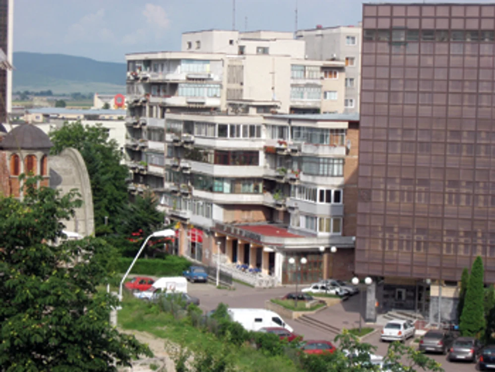 Hunedoara: Hunedorenii sunt ţinuţi departe de „Prima Casă”
