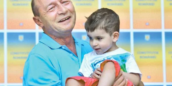 Traian Băsescu, în timpul discursului de miercuri seară 