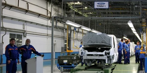 Ford va face un prim val de angajari. in 2012. Foto:arhivă