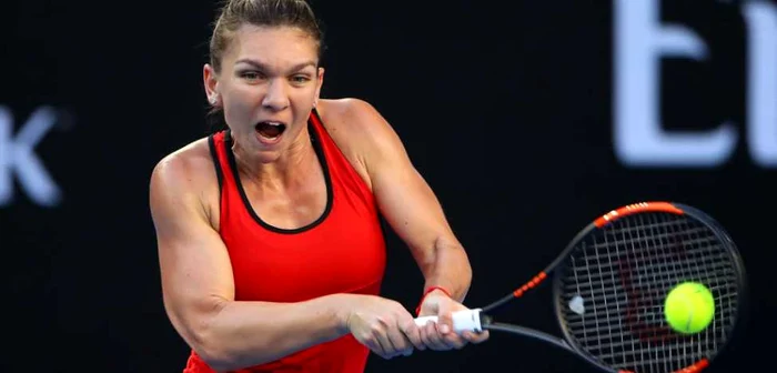 Simona Halep in timpul si dupa partida cu Eugenie Bouchard FOTO Guliver / Getty Images / Mark Kolbe 