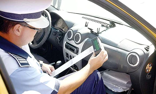  Acelaşi tânăr a fost prins  că fenta aparatul de taxat  cu ajutorul cuarţului jpeg