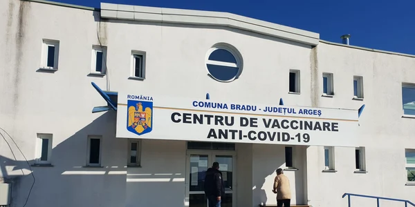 Centru de vaccinare jfif