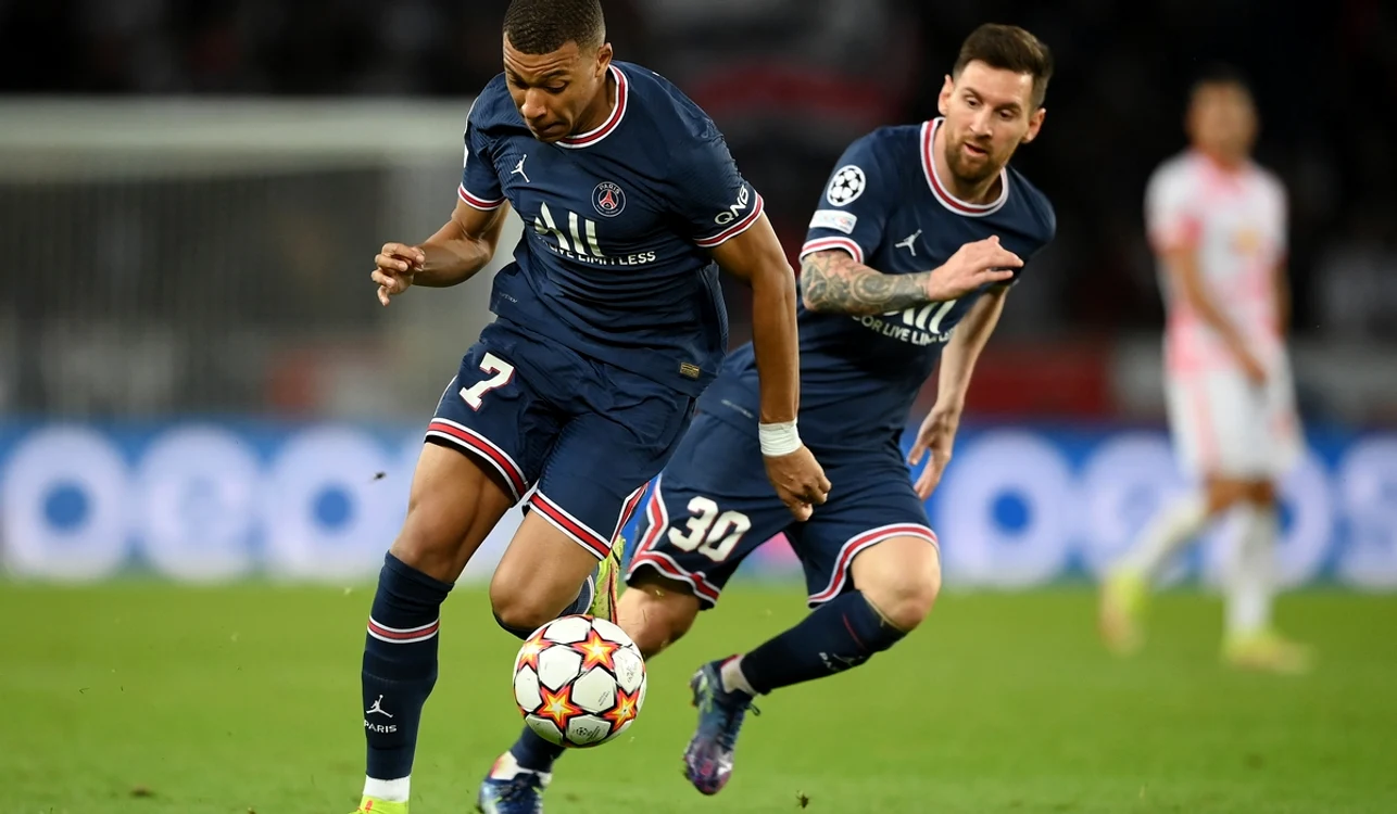 Lionel Messi (dreapta) ar putea ajunge în fotbalul saudit (FOTO: Getty Images)