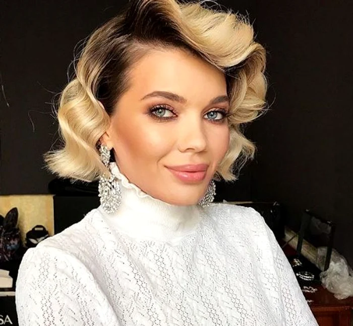 
    Gina Pistol a publicat pe rețelele de socializare o imagine amuzantă menită să-i atragă atenția lui Smiley Foto: Instagram   