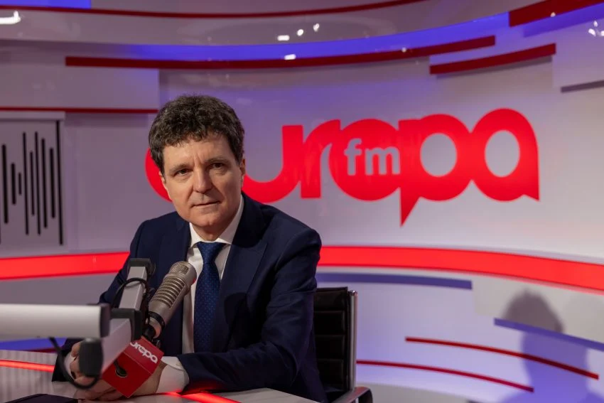 Realitatea Plus, acuzată de Europa FM că a difuzat integral interviul cu Nicușor Dan: „E ilegal!”