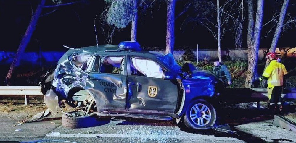 Un camion a intrat într-un baraj de poliție, în Spania. 6 oameni au murit și 3 sunt răniți